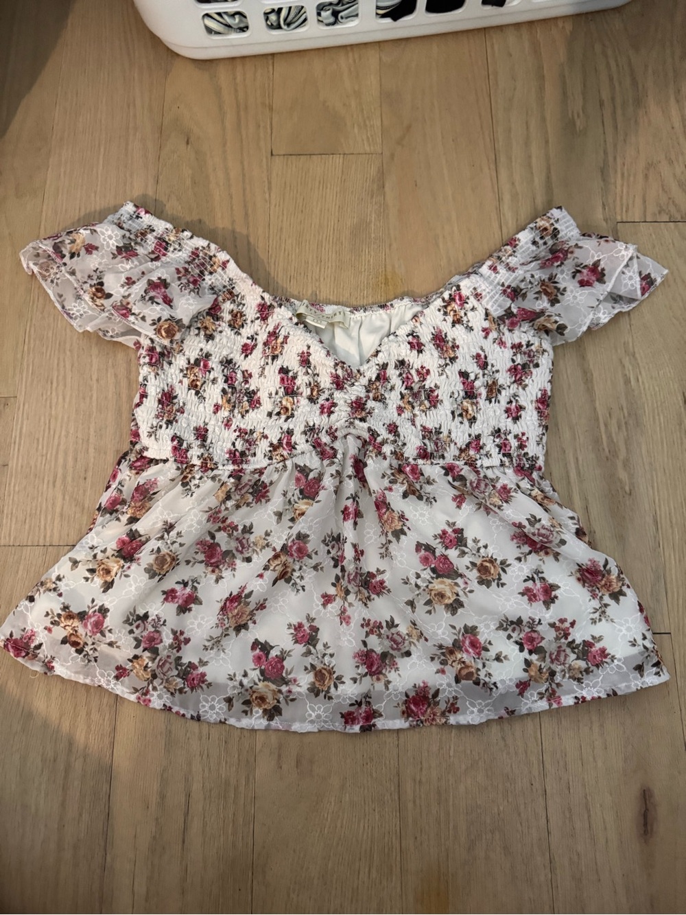 Women’s White Floral Smocked Off-Shoulder Blouse in Pink/Rose